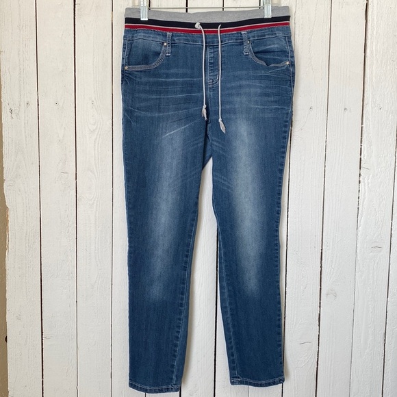 Almost Famous Jeans - Picture 1 of 8